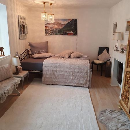 Ferienwohnung Tiroler Auszeit & Whirlpool Hofen Bagian luar foto