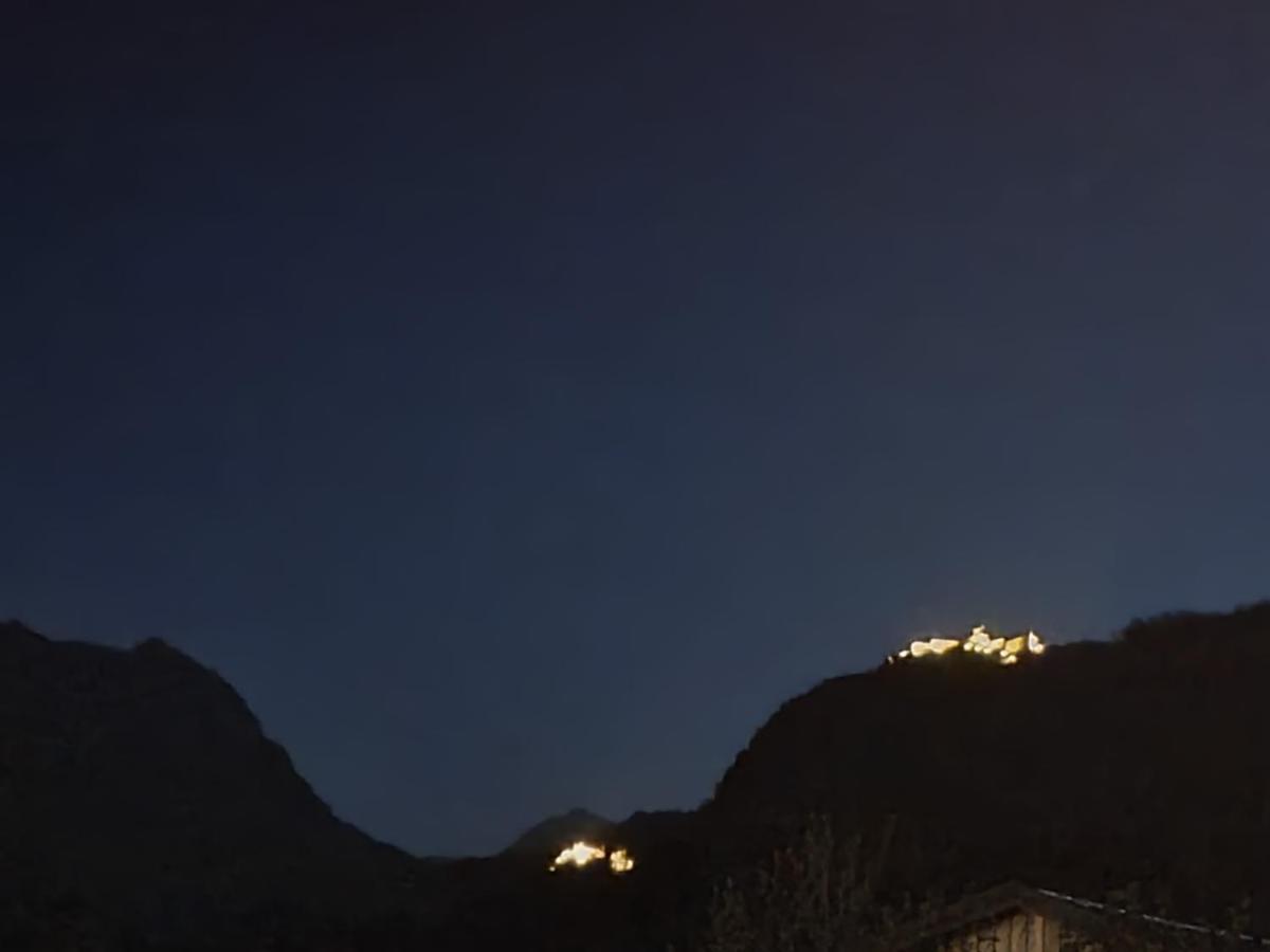 Ferienwohnung Tiroler Auszeit & Whirlpool Hofen Bagian luar foto